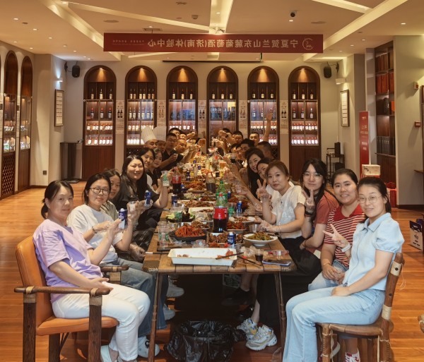 品味美食，凝聚力量——擇立燒烤party圓滿(mǎn)落幕